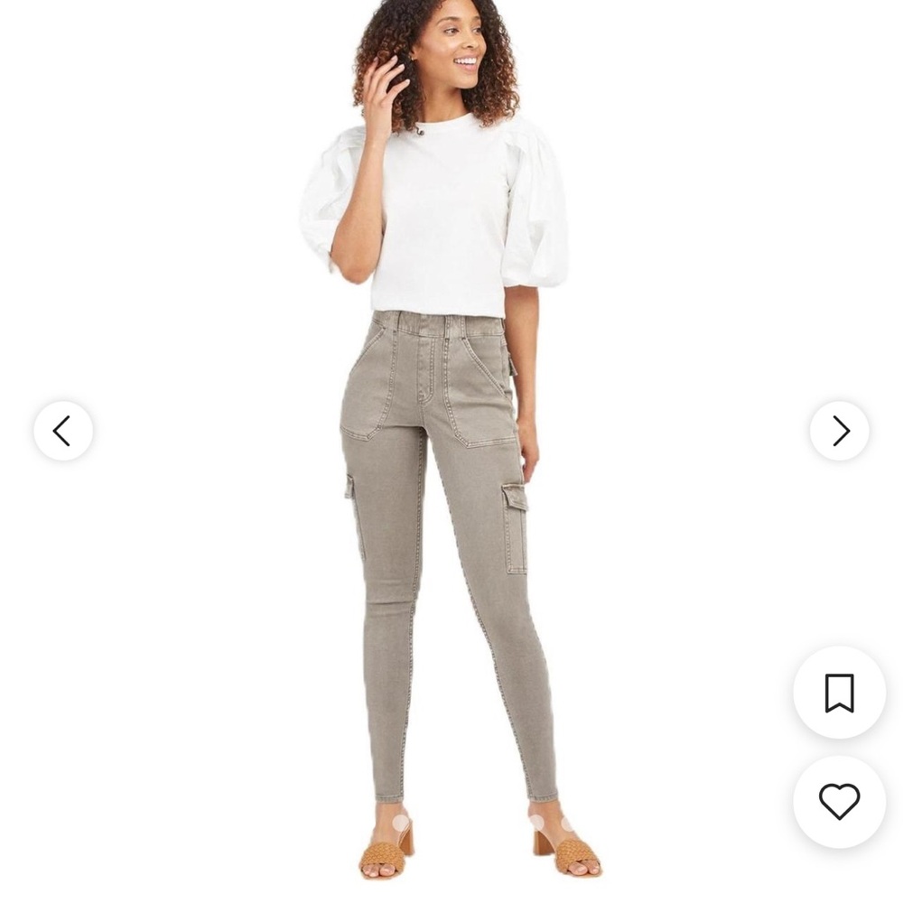 Spanx Stretch Twill Cargo Leggings Size M Excellent Condition Sandstone